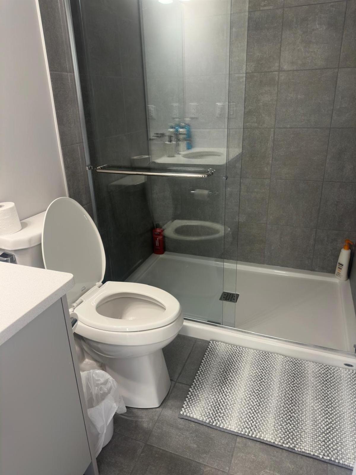 Private Room Minutes To Calgary Airport Yyc, Downtown, Banff المظهر الخارجي الصورة